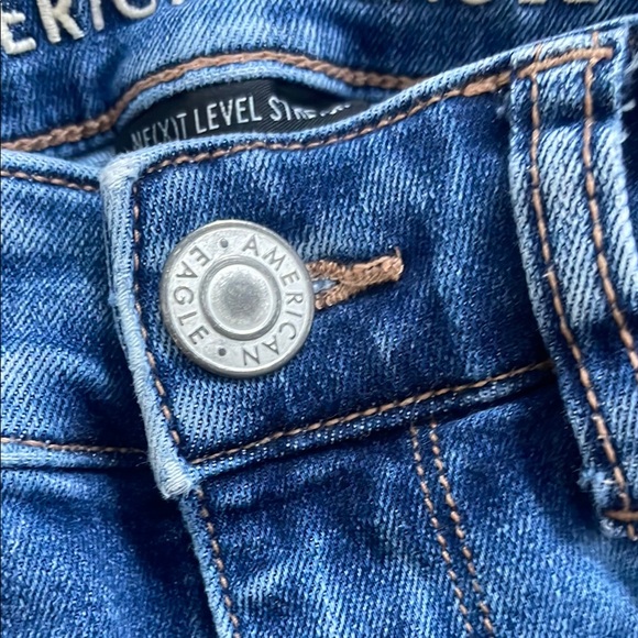 American Eagle Outfitters Women's Distressed Blue Jeans - Picture 4 of 9